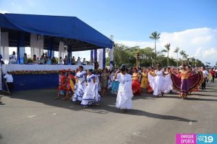 Desfiles escolares en Avenida Bolívar (31 Agosto 2013)