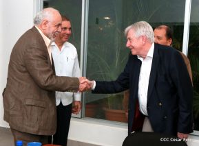 Presidente Daniel recibe al Parlamentario Alemán Wolfgang Gechrcke