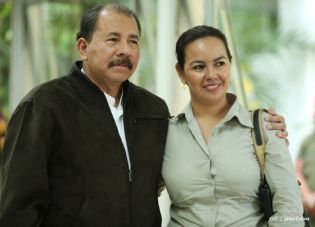 Presidente Daniel recibe a delegación de Vietnam