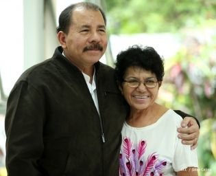 Presidente Daniel recibe a delegación de Vietnam