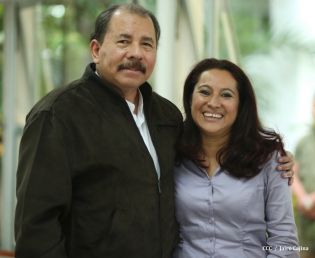 Presidente Daniel recibe a delegación de Vietnam