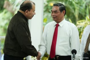 Presidente Daniel recibe a delegación de Vietnam