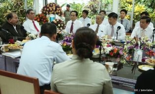 Presidente Daniel recibe a delegación de Vietnam