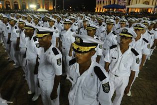 Daniel y Rosario presidente acto 34 Aniversario del Ejército