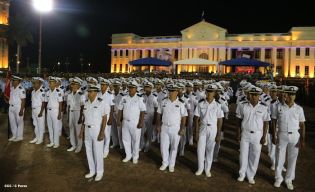 Daniel y Rosario presidente acto 34 Aniversario del Ejército