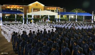 Daniel y Rosario presidente acto 34 Aniversario del Ejército