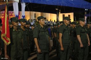 Daniel y Rosario presidente acto 34 Aniversario del Ejército