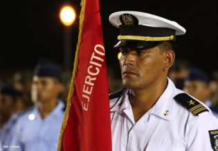 Daniel y Rosario presidente acto 34 Aniversario del Ejército