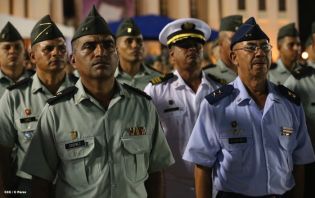 Daniel y Rosario presidente acto 34 Aniversario del Ejército