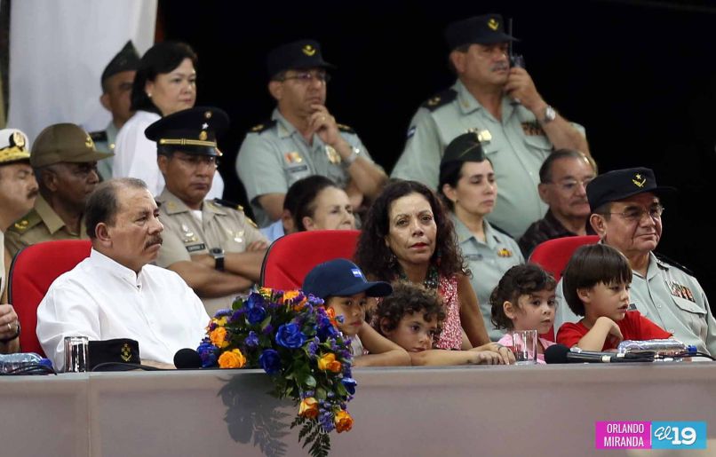 Desfile Militar en honor al 34 Aniversario del Ejército