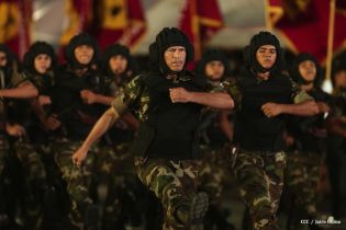 Desfile Militar en honor al 34 Aniversario del Ejército