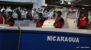 Desfile Militar en honor al 34 Aniversario del Ejército