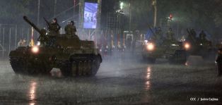 Desfile Militar en honor al 34 Aniversario del Ejército