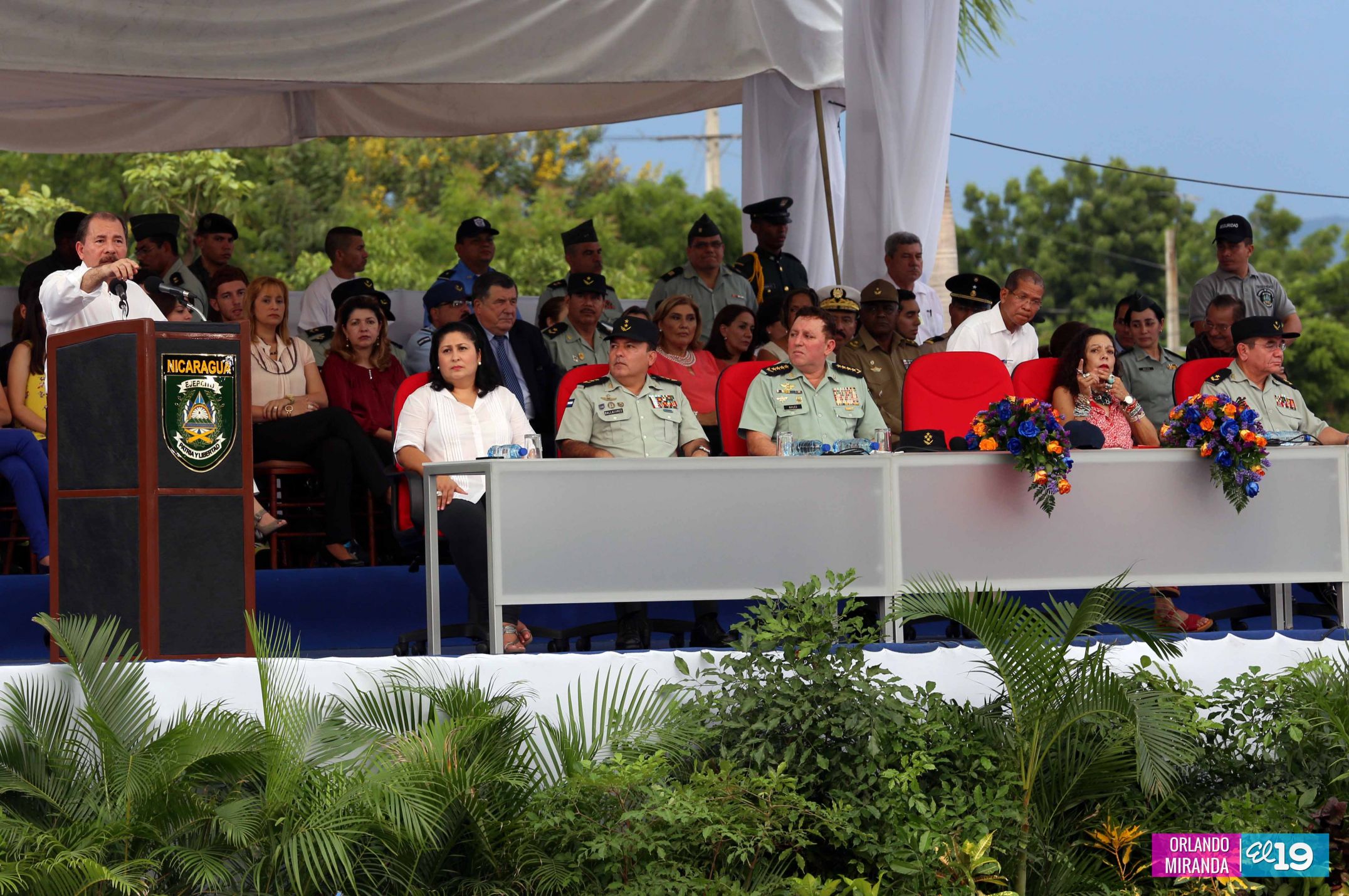 Desfile Militar en honor al 34 Aniversario del Ejército