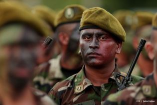 Desfile Militar en honor al 34 Aniversario del Ejército