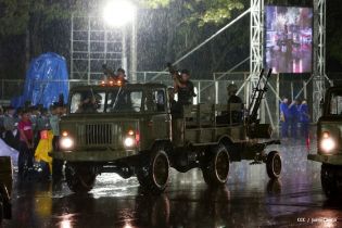 Desfile Militar en honor al 34 Aniversario del Ejército