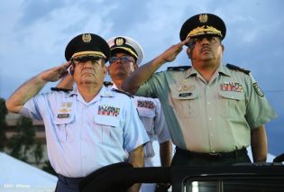 Desfile Militar en honor al 34 Aniversario del Ejército