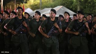 Desfile Militar en honor al 34 Aniversario del Ejército