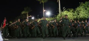 Desfile Militar en honor al 34 Aniversario del Ejército