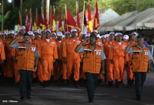Desfile Militar en honor al 34 Aniversario del Ejército