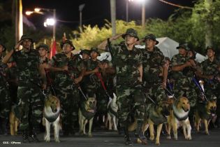 Desfile Militar en honor al 34 Aniversario del Ejército
