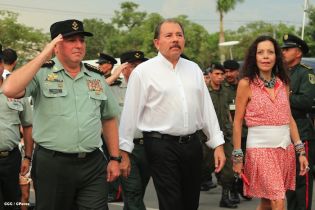 Desfile Militar en honor al 34 Aniversario del Ejército