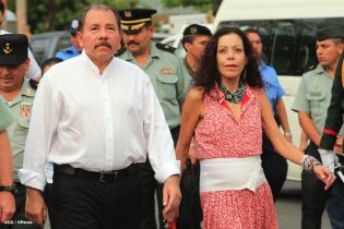 Desfile Militar en honor al 34 Aniversario del Ejército