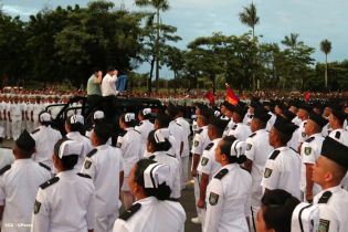 Desfile Militar en honor al 34 Aniversario del Ejército
