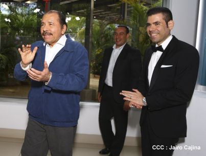 Presidente Daniel recibe a participantes del II Festival Pucciniano