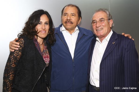 Presidente Daniel recibe a participantes del II Festival Pucciniano