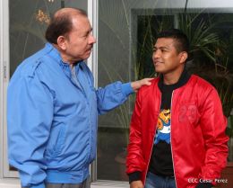 Presidente Daniel se reune con el Campeón Román “Chocolatito” González