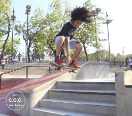 Adolescentes y jóvenes cuentan con nuevo espacio para practicar deportes extremos