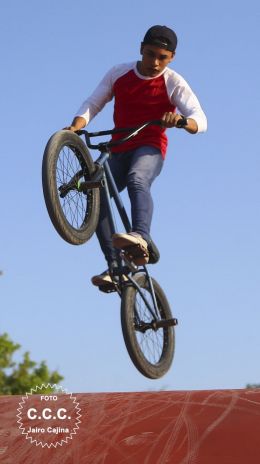 Adolescentes y jóvenes cuentan con nuevo espacio para practicar deportes extremos