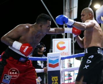 Ricardo Mayorga derrota al mexicano Jaudiel Zepeda