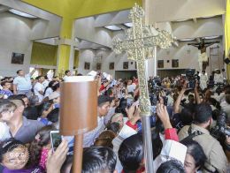 Así fue la bajada de la venerada Imágen de la Sangre de Cristo