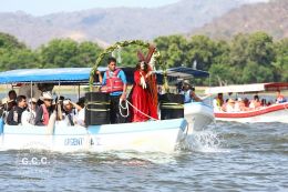 Viacrucis Acuático en las Isletas de Granada