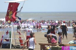 Playas y ríos  abarrotados de vacacionistas
