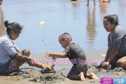 Playas y ríos  abarrotados de vacacionistas