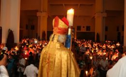 Vigilia Pascual en Catedral de Managua