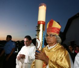 Vigilia Pascual en Catedral de Managua