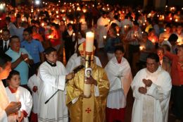 Vigilia Pascual en Catedral de Managua
