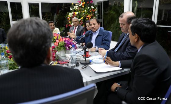 Comandante Daniel y Compañera Rosario se reúnen con Misión del FMI