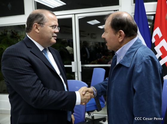 Comandante Daniel y Compañera Rosario se reúnen con Misión del FMI