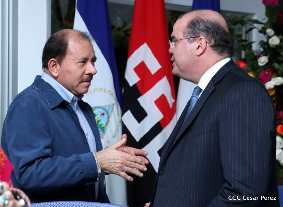 Comandante Daniel y Compañera Rosario se reúnen con Misión del FMI