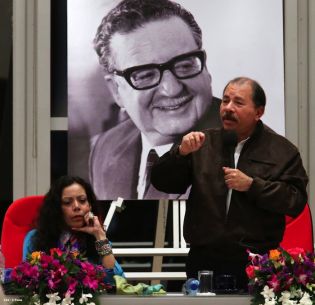 Daniel, Rosario y Juventud rinden homenaje a Salvador Allende