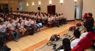 Daniel, Rosario y Juventud rinden homenaje a Salvador Allende