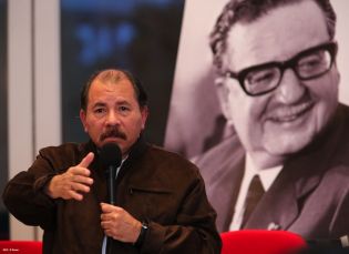 Daniel, Rosario y Juventud rinden homenaje a Salvador Allende