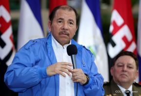 Daniel y Rosario presiden Acto de Ascenso en Grados y Entrega de Memoria Anual del Ejército