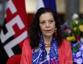 Daniel y Rosario presiden Acto de Ascenso en Grados y Entrega de Memoria Anual del Ejército