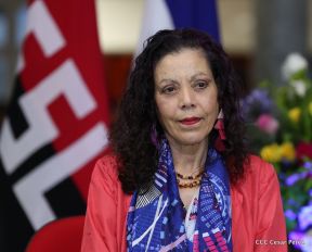 Daniel y Rosario presiden Acto de Ascenso en Grados y Entrega de Memoria Anual del Ejército